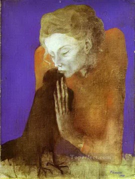 パブロ・ピカソ Painting - カラスを持つ女 1904年 パブロ・ピカソ